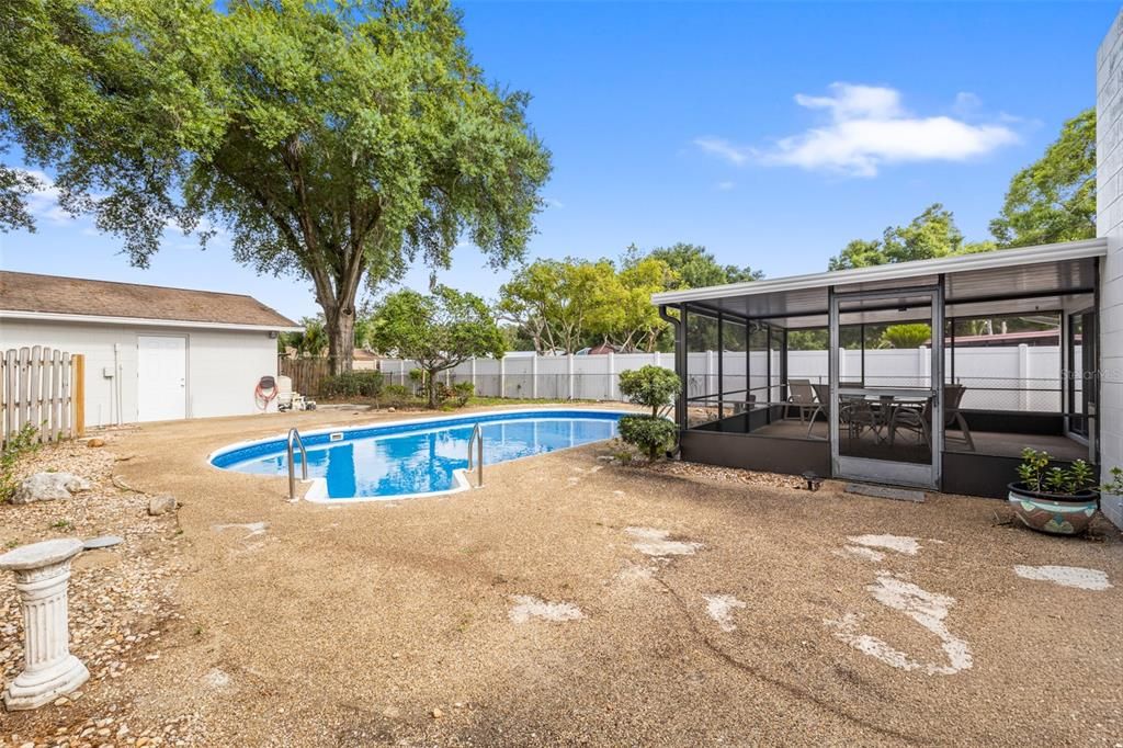 Active With Contract: $369,900 (3 beds, 2 baths, 1481 Square Feet)