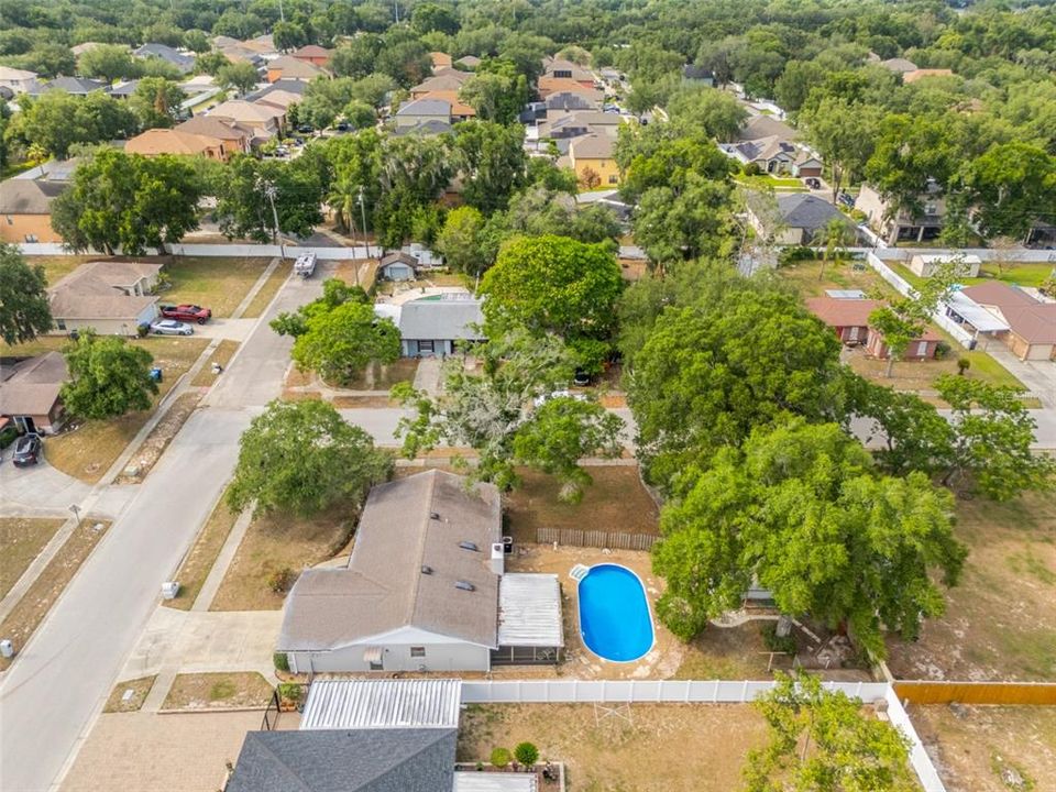 Active With Contract: $369,900 (3 beds, 2 baths, 1481 Square Feet)