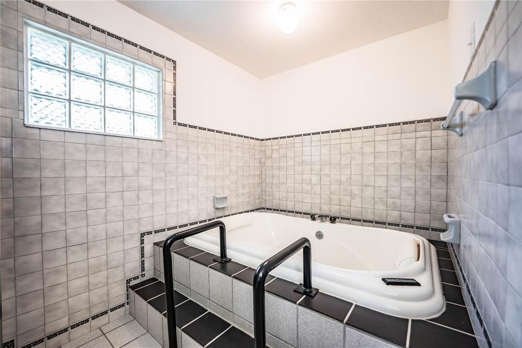En Venta: $459,000 (3 camas, 3 baños, 2421 Pies cuadrados)