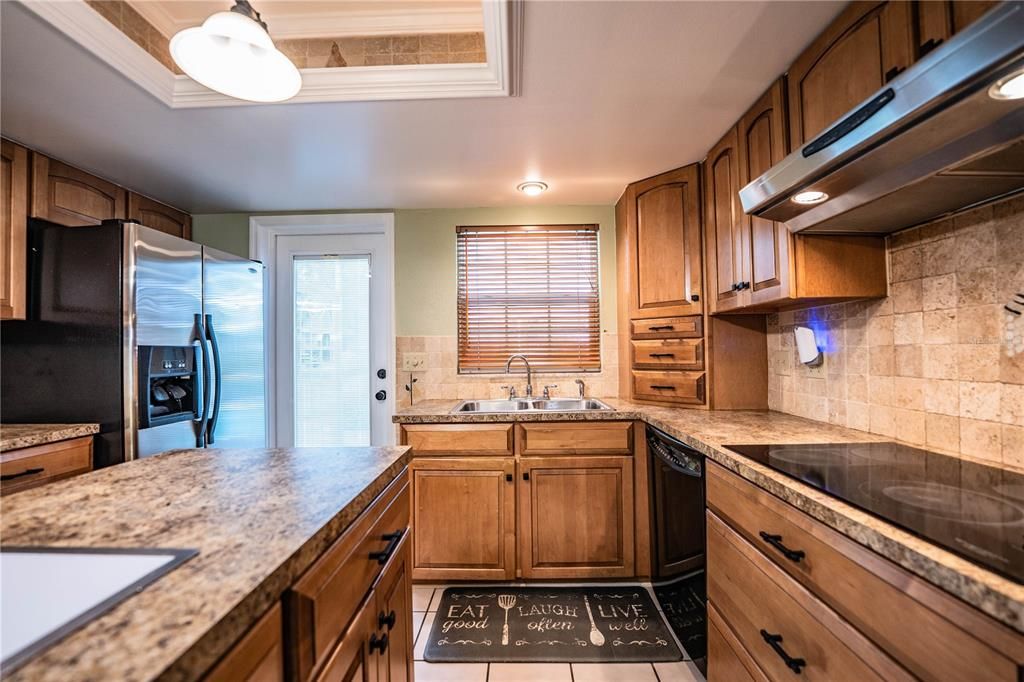 En Venta: $459,000 (3 camas, 3 baños, 2421 Pies cuadrados)