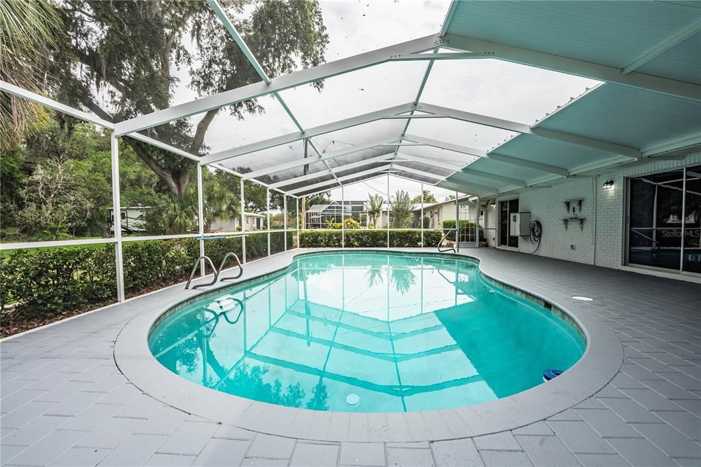 En Venta: $459,000 (3 camas, 3 baños, 2421 Pies cuadrados)