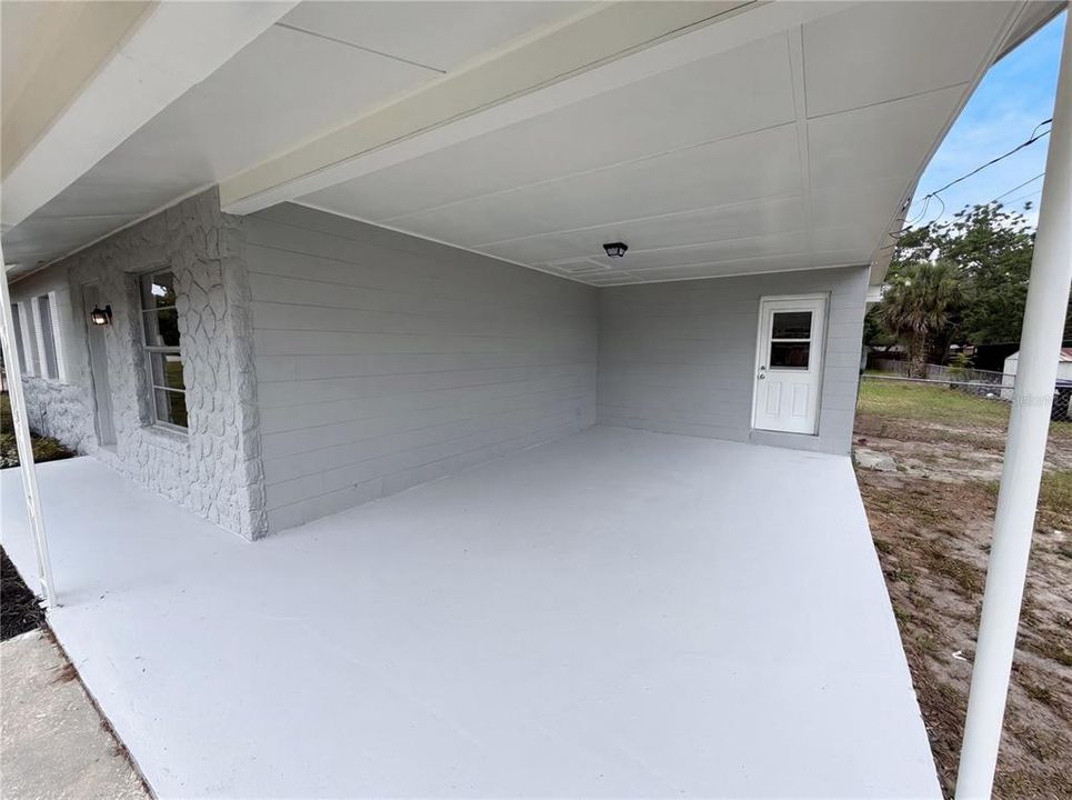 Active With Contract: $311,000 (3 beds, 2 baths, 1078 Square Feet)