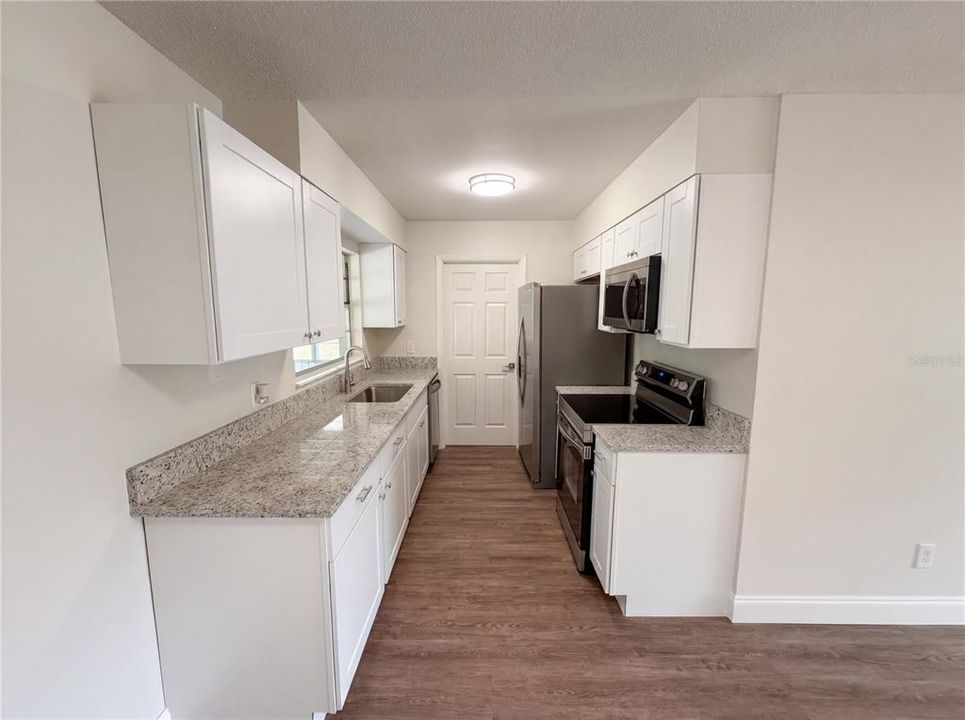 Active With Contract: $311,000 (3 beds, 2 baths, 1078 Square Feet)