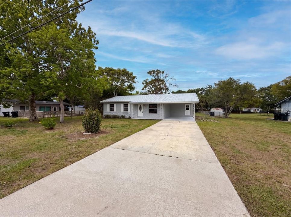 Active With Contract: $311,000 (3 beds, 2 baths, 1078 Square Feet)