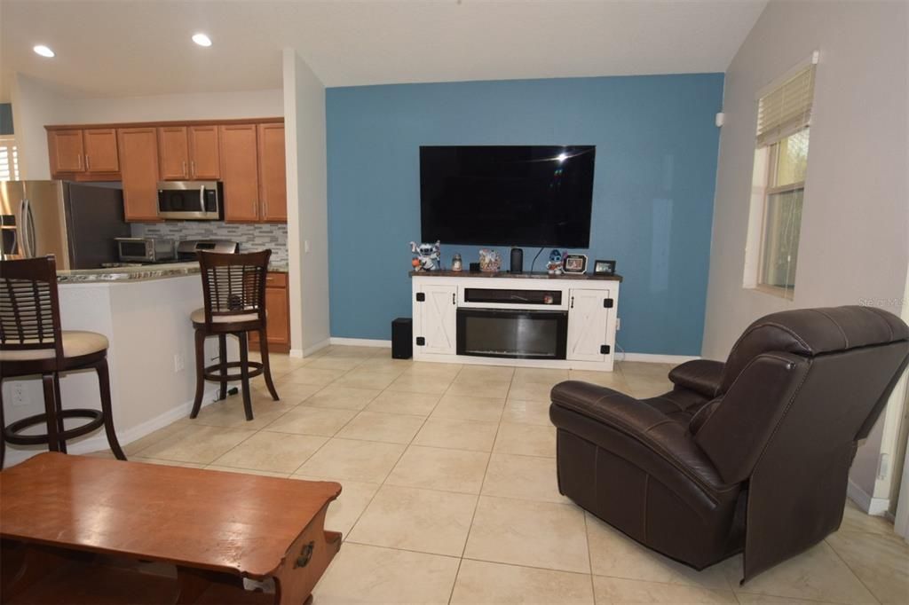 En Venta: $480,000 (3 camas, 2 baños, 2071 Pies cuadrados)