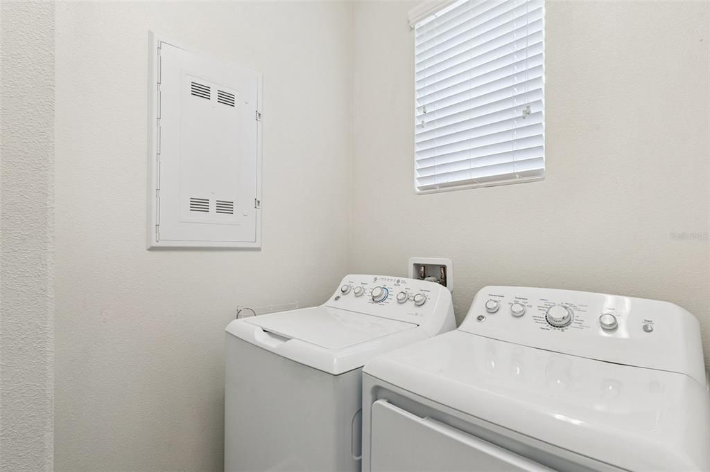 Active With Contract: $525,000 (5 beds, 3 baths, 2425 Square Feet)