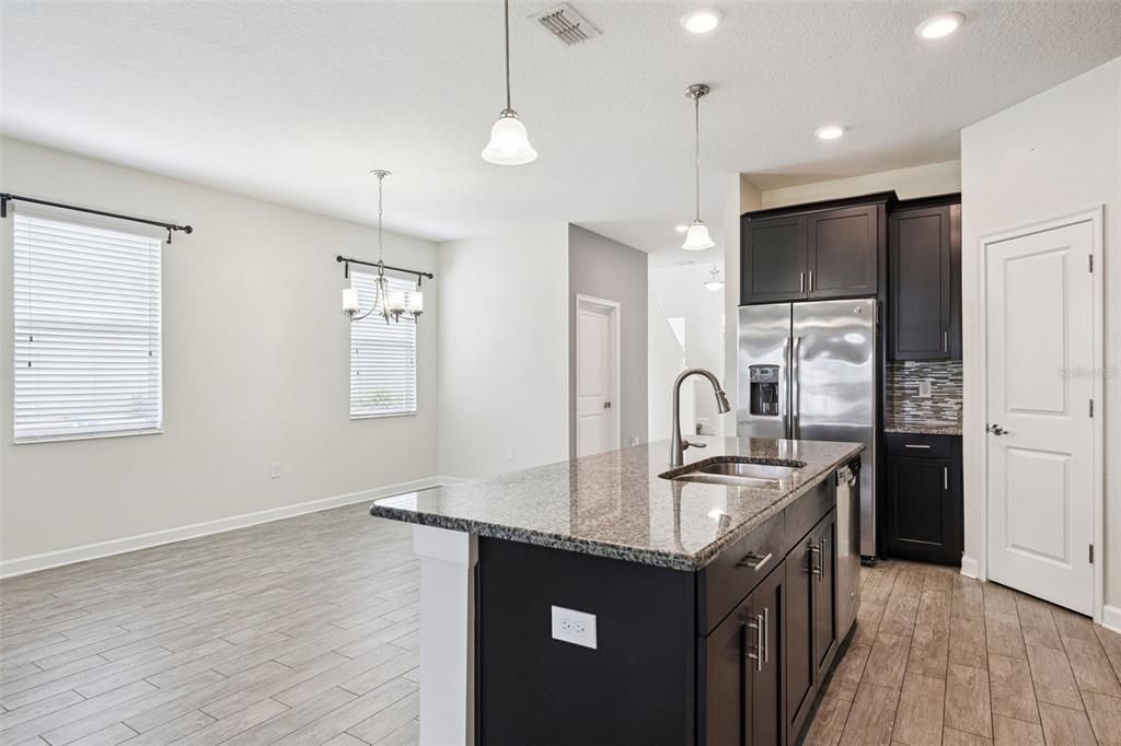 Active With Contract: $525,000 (5 beds, 3 baths, 2425 Square Feet)