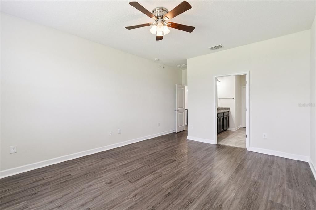 Active With Contract: $525,000 (5 beds, 3 baths, 2425 Square Feet)