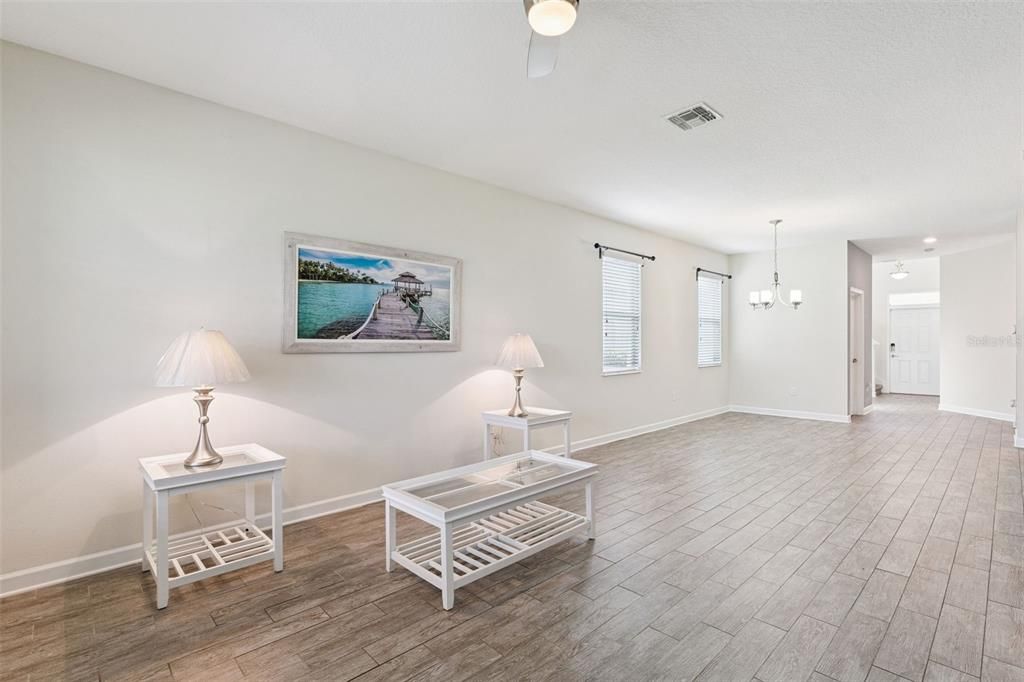Active With Contract: $525,000 (5 beds, 3 baths, 2425 Square Feet)