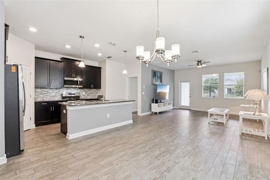Active With Contract: $525,000 (5 beds, 3 baths, 2425 Square Feet)