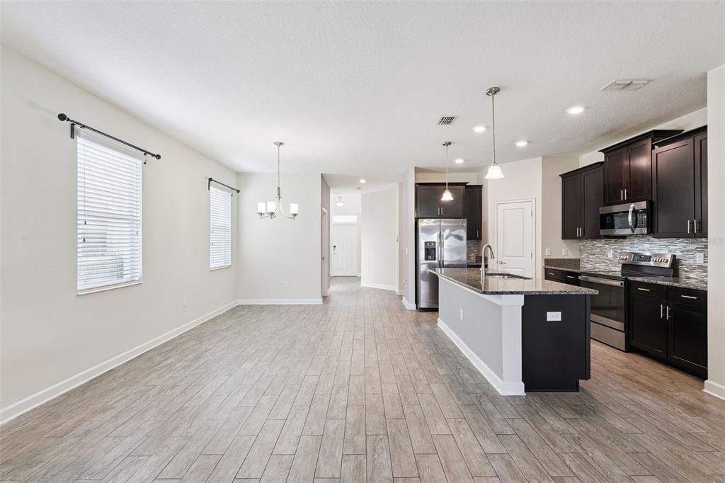 Active With Contract: $525,000 (5 beds, 3 baths, 2425 Square Feet)