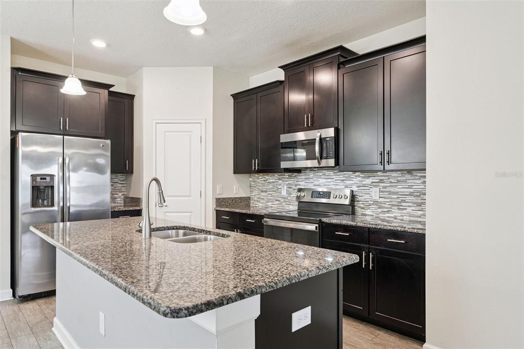 Active With Contract: $525,000 (5 beds, 3 baths, 2425 Square Feet)