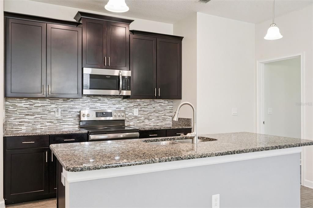 Active With Contract: $525,000 (5 beds, 3 baths, 2425 Square Feet)