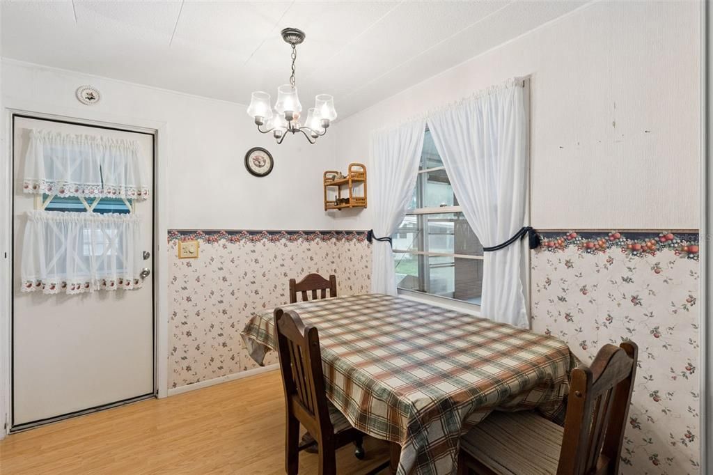 En Venta: $98,500 (2 camas, 2 baños, 888 Pies cuadrados)