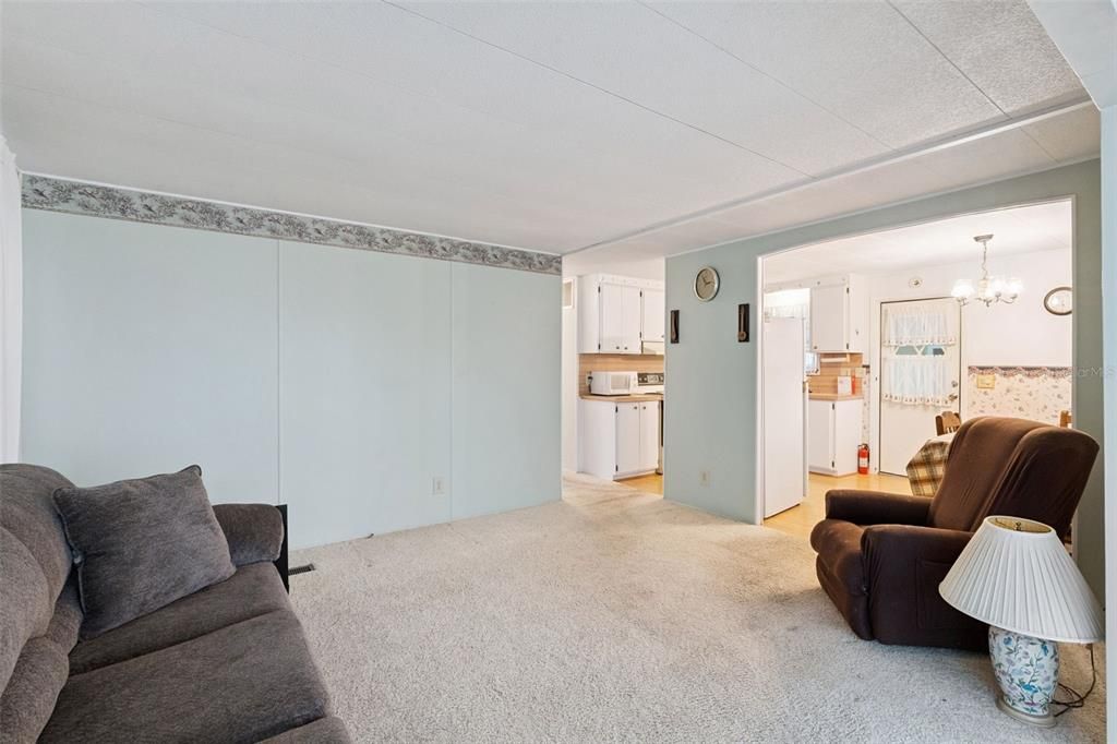 En Venta: $98,500 (2 camas, 2 baños, 888 Pies cuadrados)
