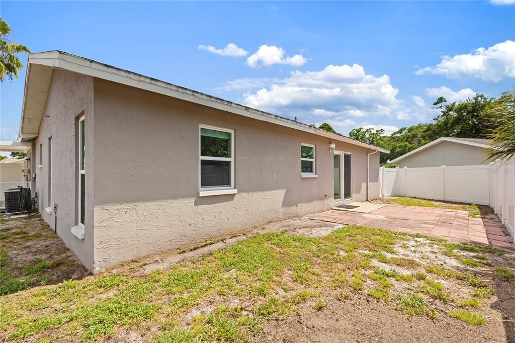 For Sale: $395,250 (3 beds, 3 baths, 1122 Square Feet)