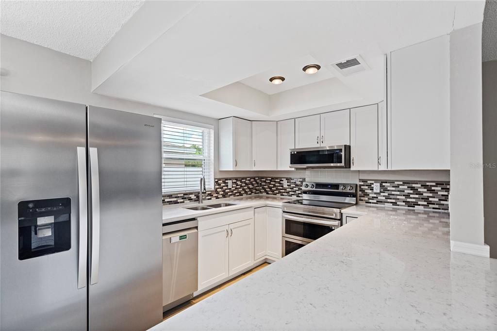 For Sale: $395,250 (3 beds, 3 baths, 1122 Square Feet)