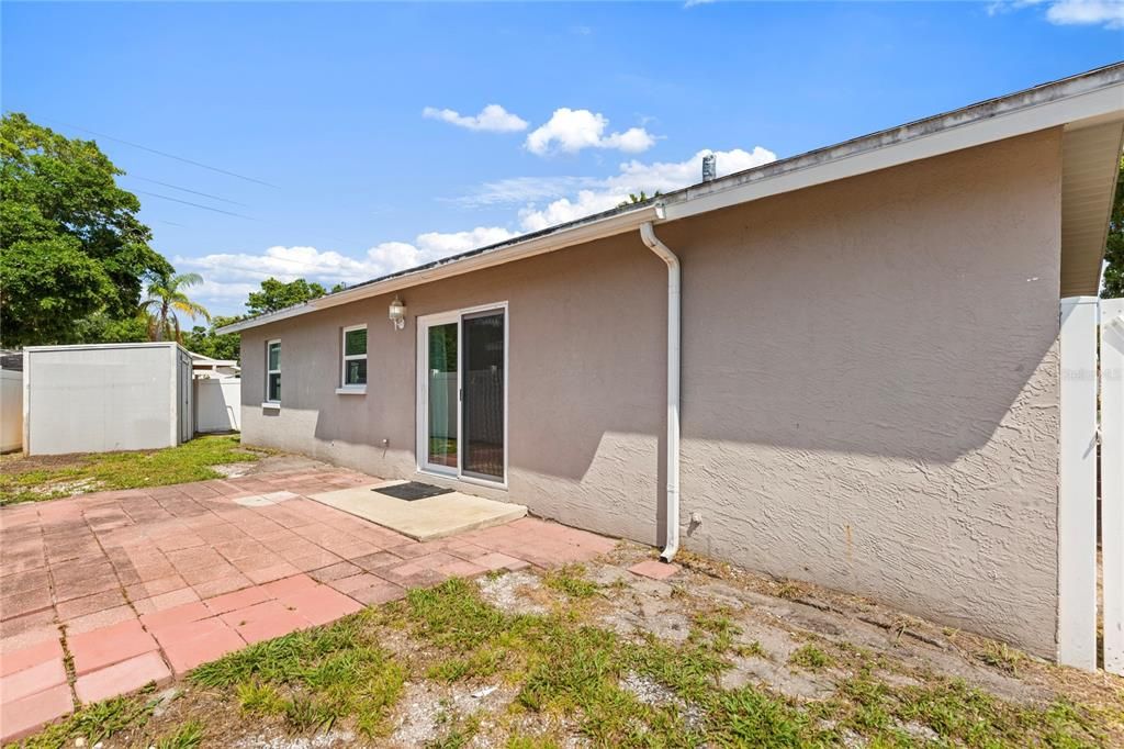 For Sale: $395,250 (3 beds, 3 baths, 1122 Square Feet)