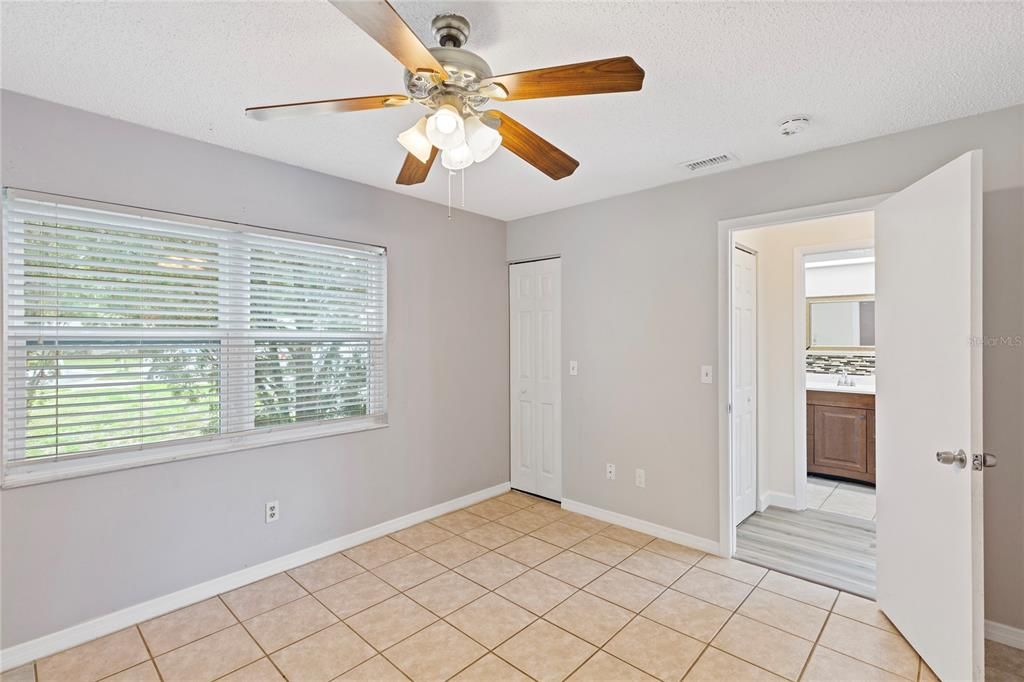 For Sale: $395,250 (3 beds, 3 baths, 1122 Square Feet)
