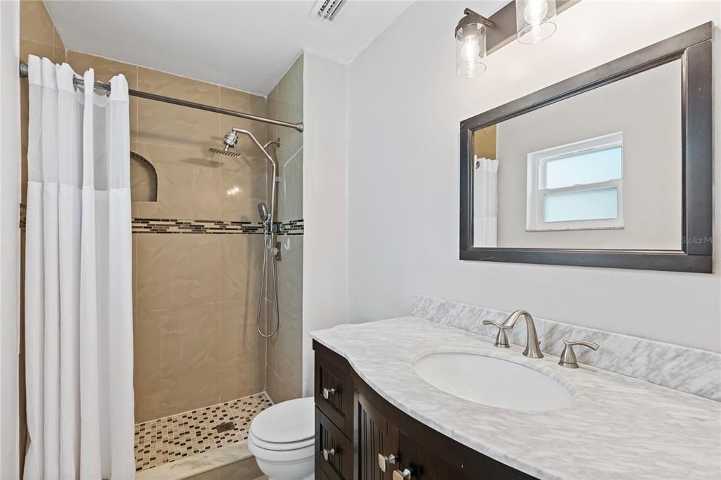 For Sale: $395,250 (3 beds, 3 baths, 1122 Square Feet)