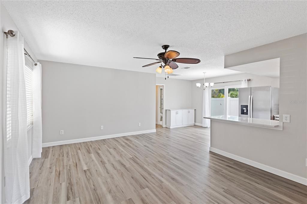 For Sale: $395,250 (3 beds, 3 baths, 1122 Square Feet)