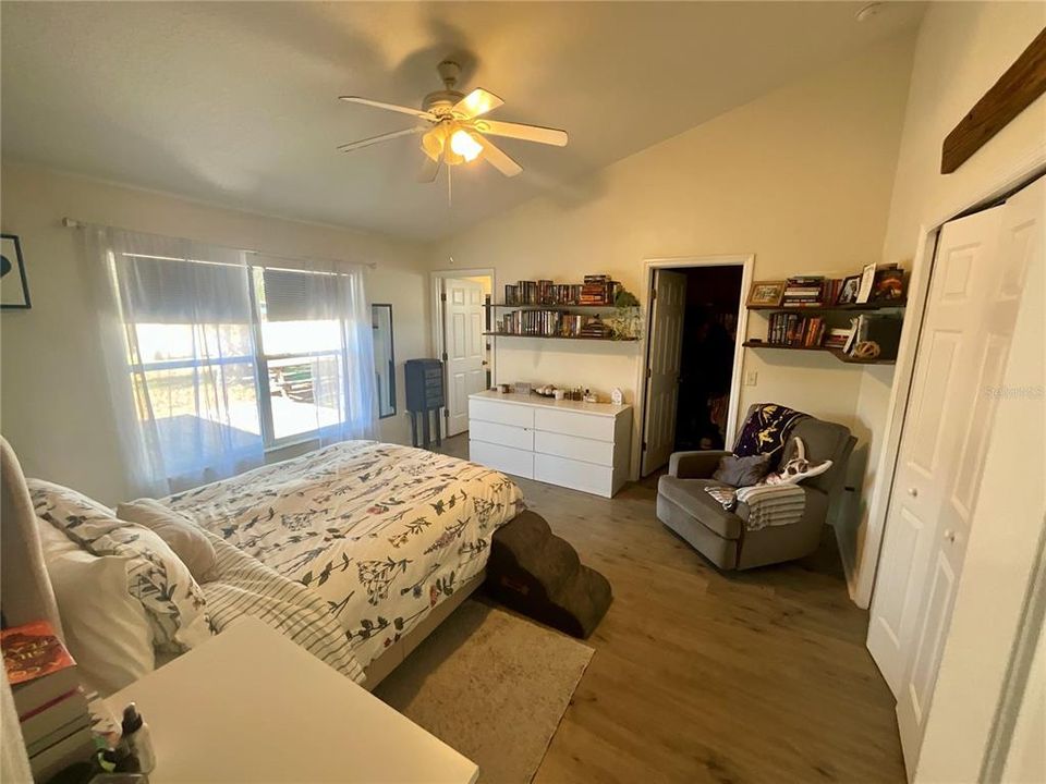 Activo con contrato: $298,000 (3 camas, 2 baños, 1290 Pies cuadrados)