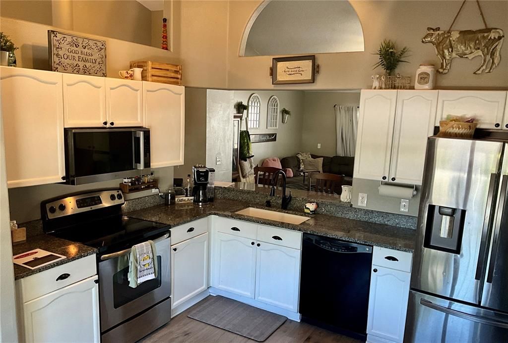 Activo con contrato: $298,000 (3 camas, 2 baños, 1290 Pies cuadrados)