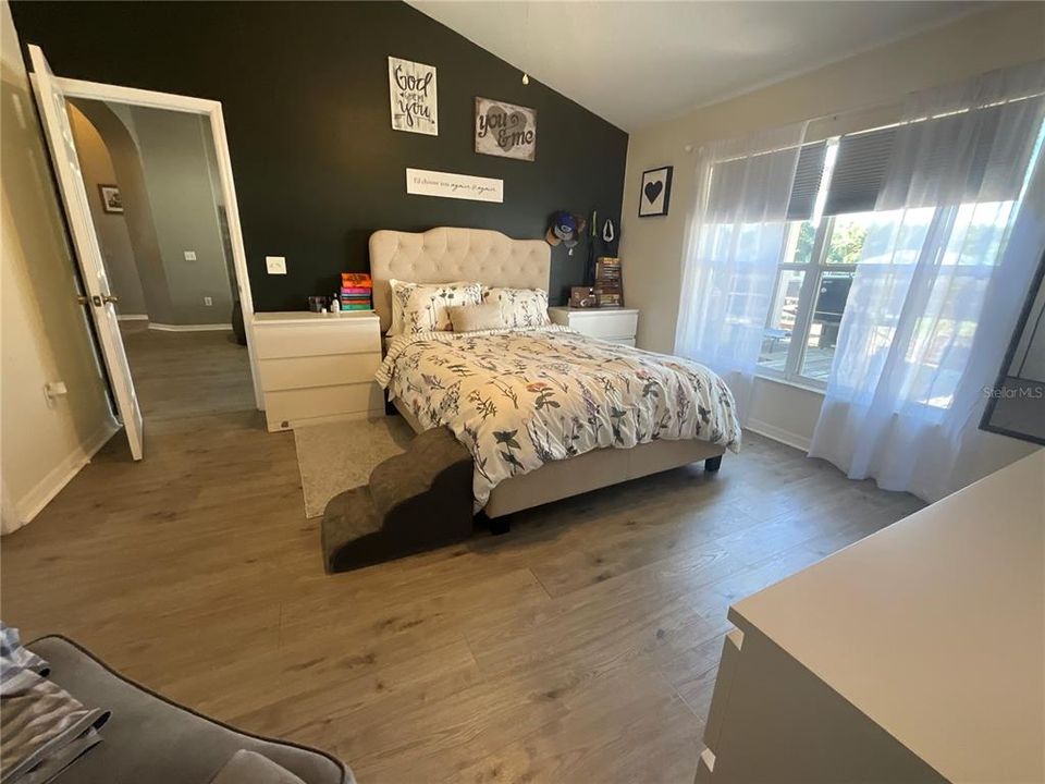 Activo con contrato: $298,000 (3 camas, 2 baños, 1290 Pies cuadrados)