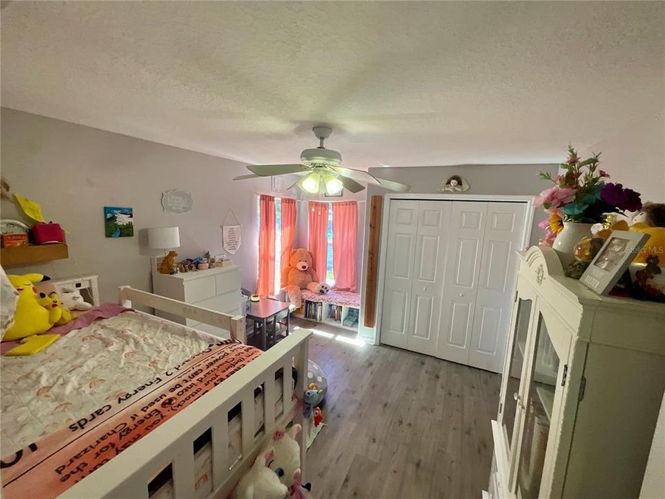Activo con contrato: $298,000 (3 camas, 2 baños, 1290 Pies cuadrados)