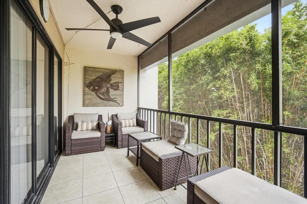 For Sale: $468,000 (2 beds, 2 baths, 1121 Square Feet)