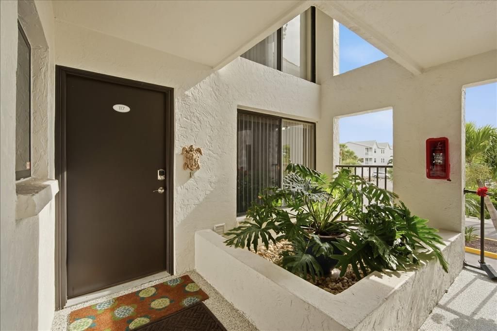 For Sale: $468,000 (2 beds, 2 baths, 1121 Square Feet)
