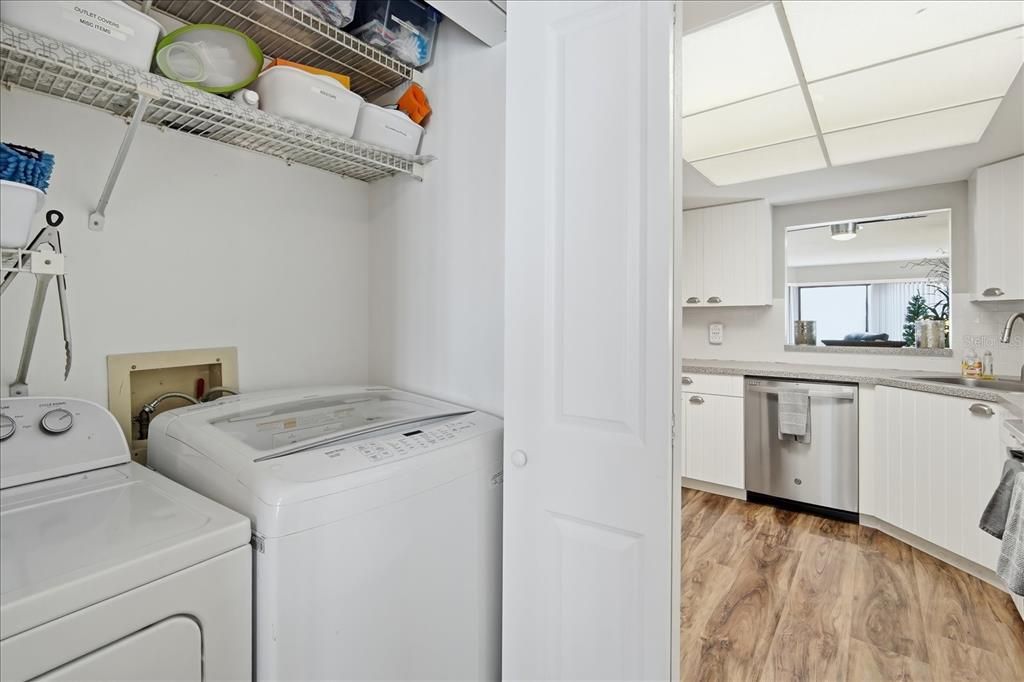 For Sale: $468,000 (2 beds, 2 baths, 1121 Square Feet)