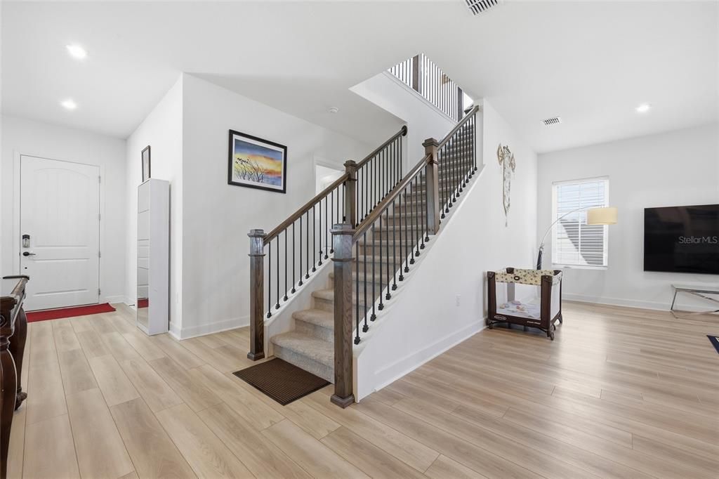 For Sale: $1,450,000 (6 beds, 4 baths, 3816 Square Feet)