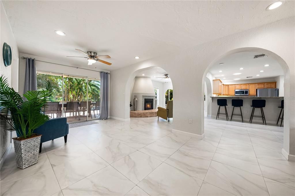 En Venta: $925,000 (4 camas, 2 baños, 3037 Pies cuadrados)