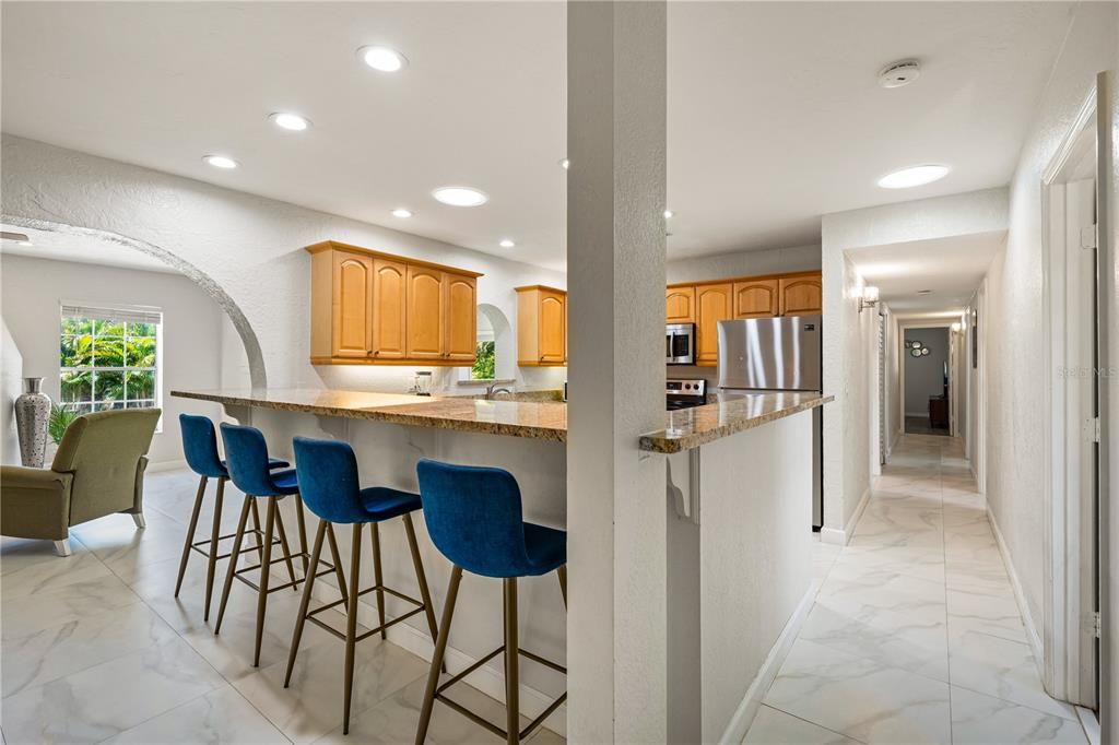 En Venta: $925,000 (4 camas, 2 baños, 3037 Pies cuadrados)