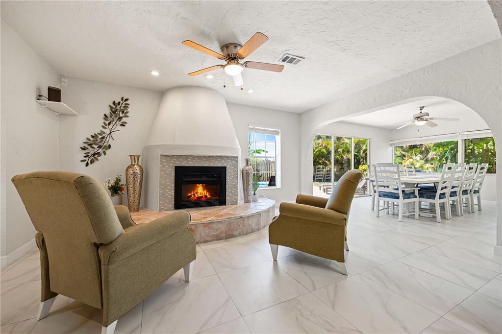 En Venta: $925,000 (4 camas, 2 baños, 3037 Pies cuadrados)