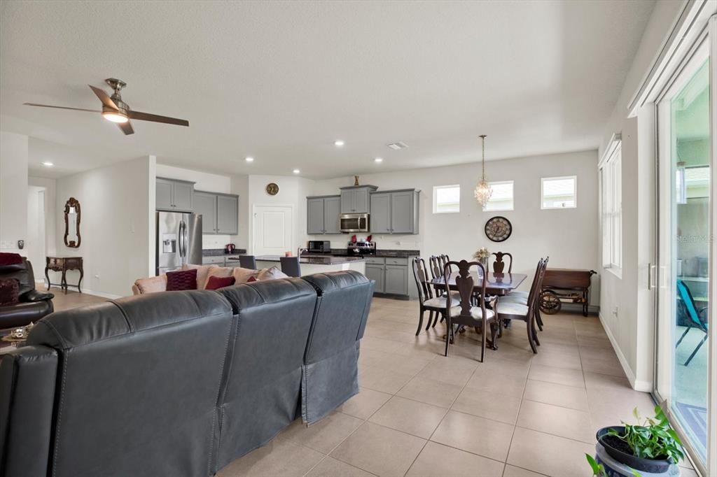 Active With Contract: $375,000 (4 beds, 2 baths, 2046 Square Feet)