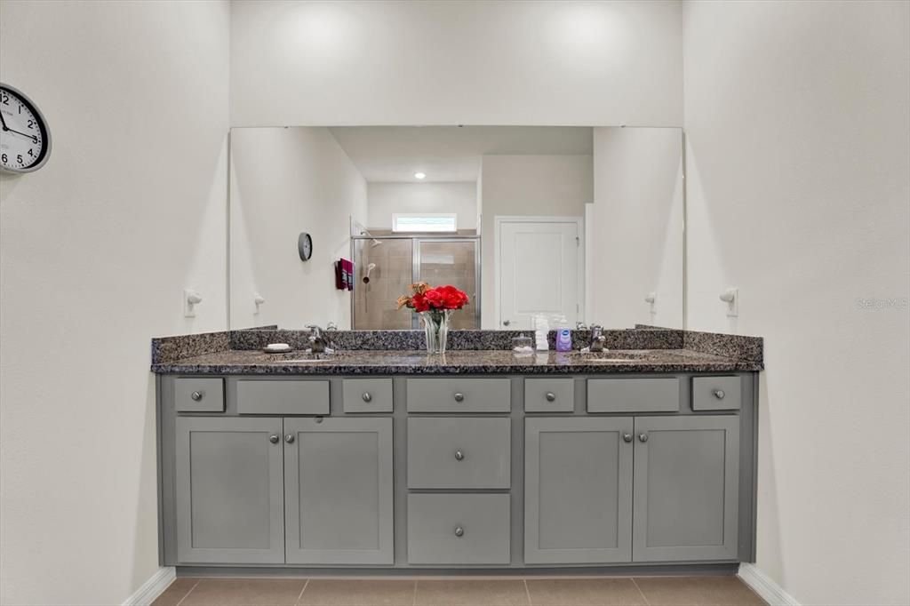 Active With Contract: $375,000 (4 beds, 2 baths, 2046 Square Feet)