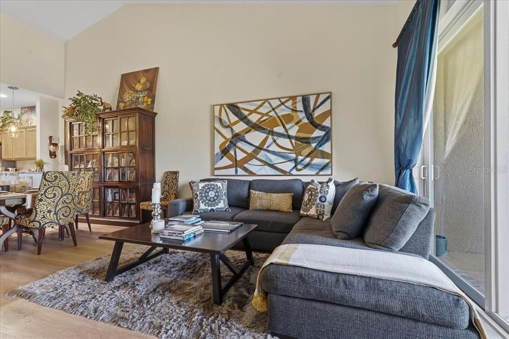 В аренду: $2,000 (2 спален, 2 ванн, 1104 Квадратных фут)