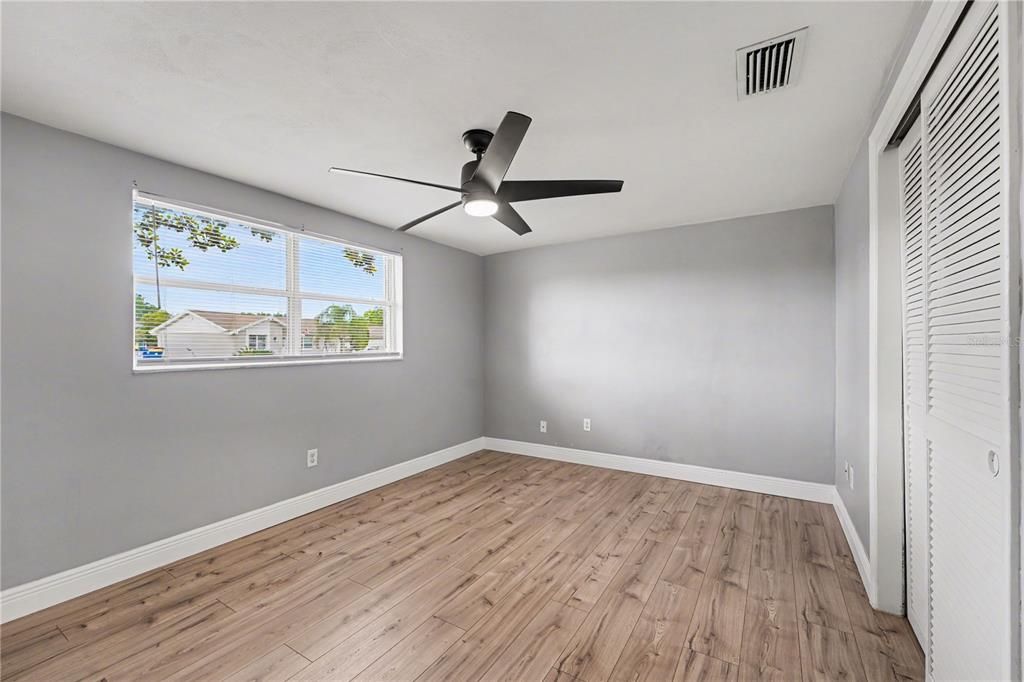 For Rent: $1,900 (2 beds, 1 baths, 1052 Square Feet)