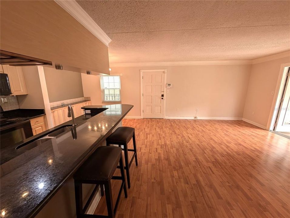 В аренду: $1,645 (2 спален, 1 ванн, 864 Квадратных фут)