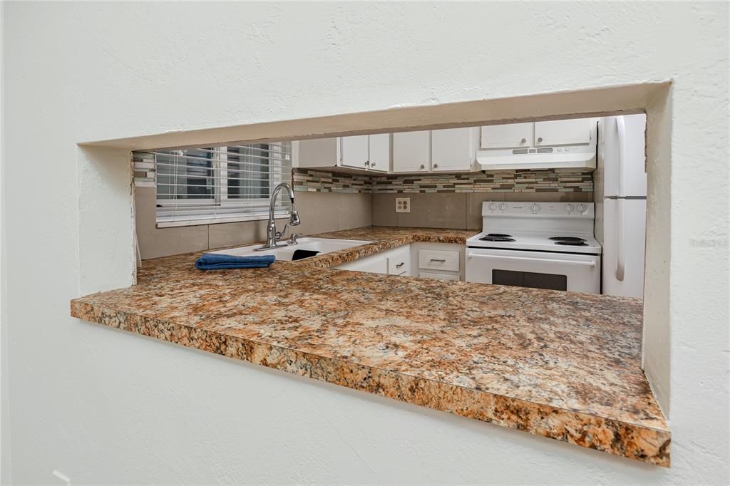 For Rent: $1,800 (2 beds, 1 baths, 845 Square Feet)