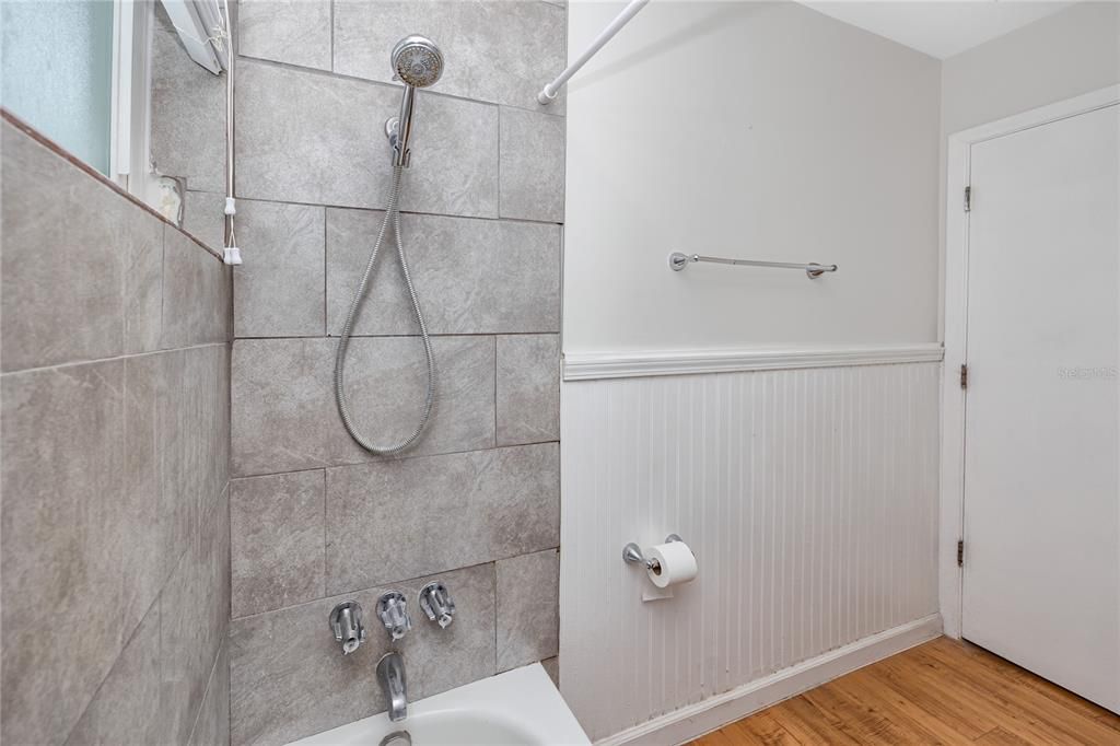 For Rent: $1,800 (2 beds, 1 baths, 845 Square Feet)