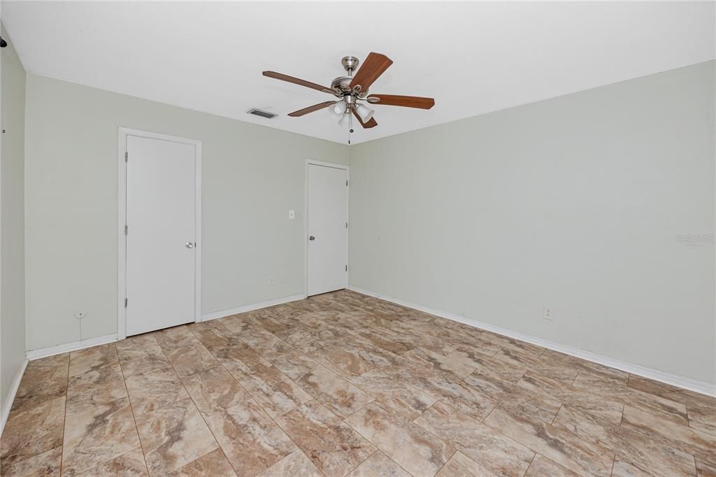 For Rent: $1,800 (2 beds, 1 baths, 845 Square Feet)