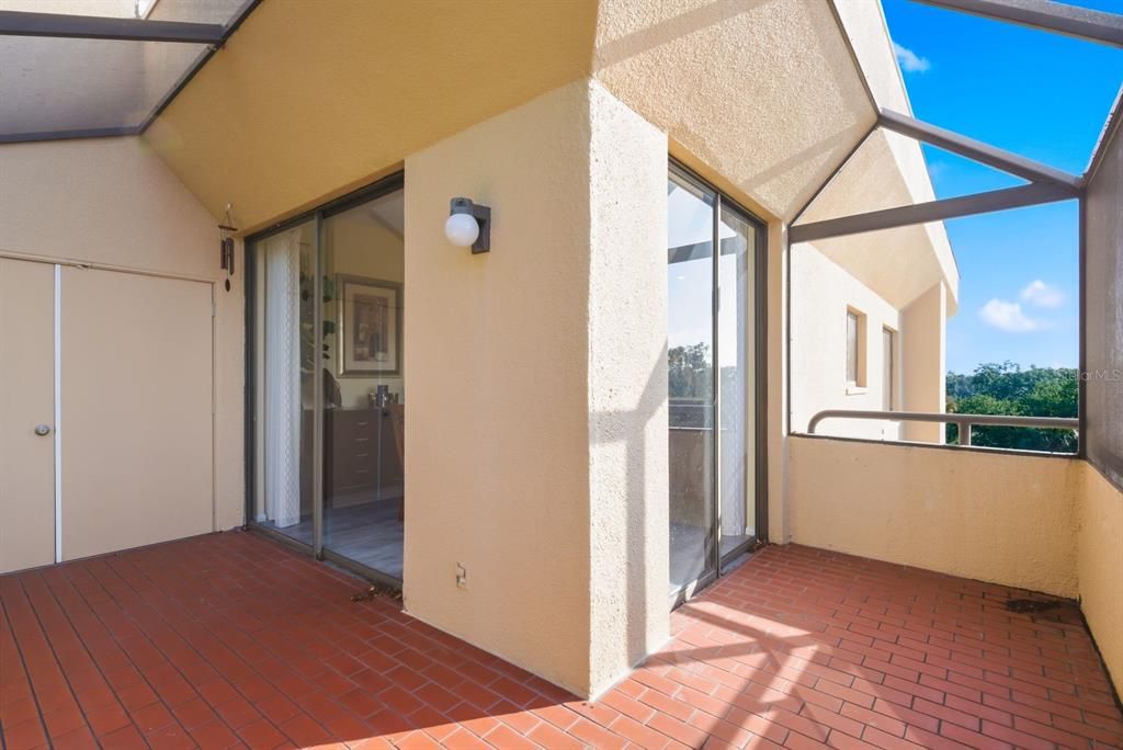 Activo con contrato: $220,000 (2 camas, 2 baños, 1350 Pies cuadrados)