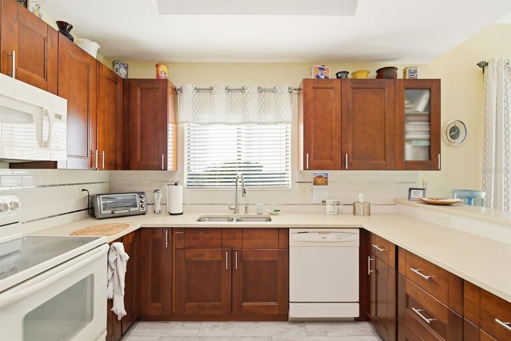 Activo con contrato: $220,000 (2 camas, 2 baños, 1350 Pies cuadrados)