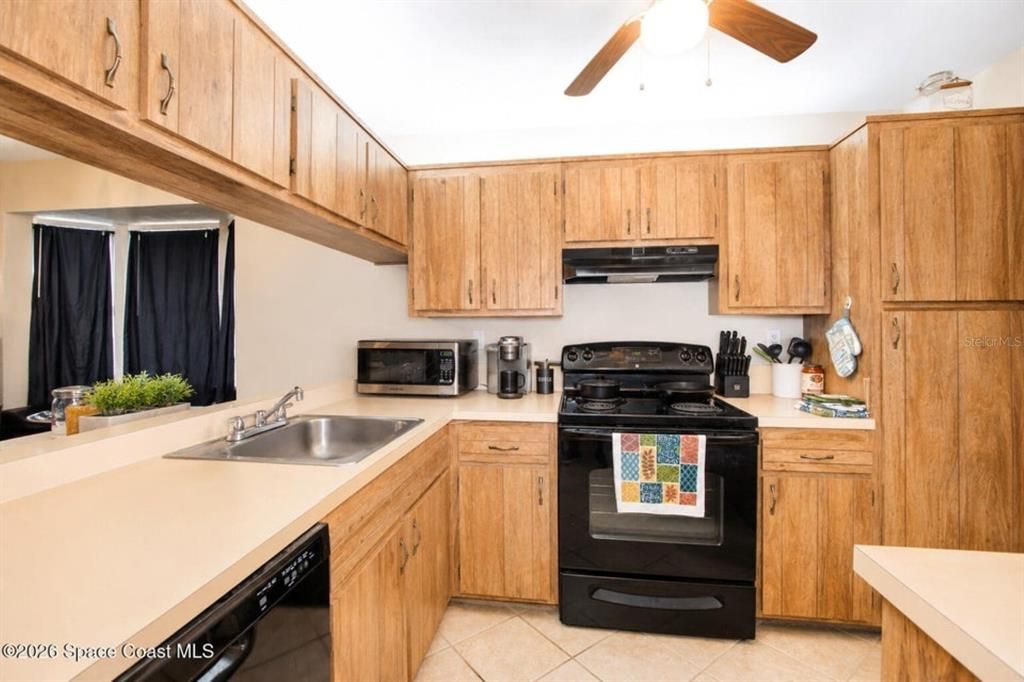 En Venta: $132,500 (2 camas, 2 baños, 915 Pies cuadrados)