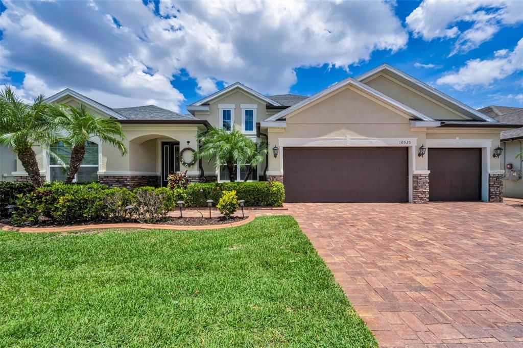 For Sale: $769,000 (4 beds, 3 baths, 3033 Square Feet)