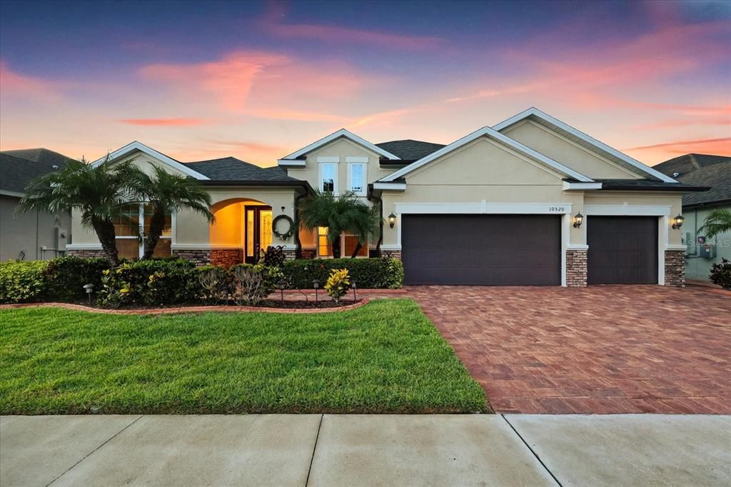 For Sale: $769,000 (4 beds, 3 baths, 3033 Square Feet)