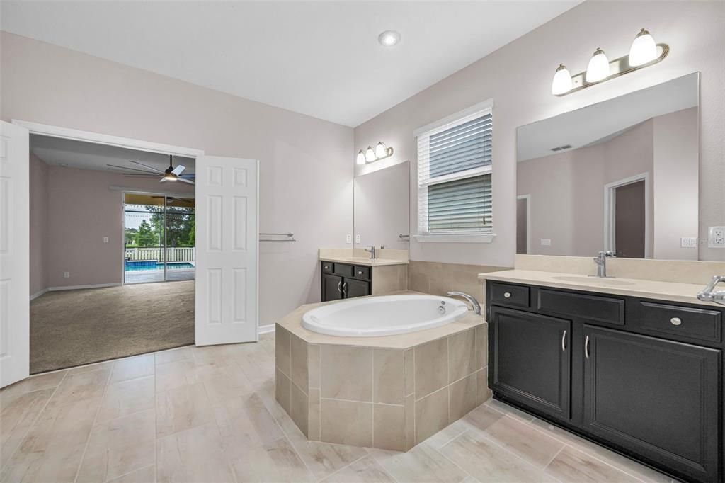 For Sale: $769,000 (4 beds, 3 baths, 3033 Square Feet)